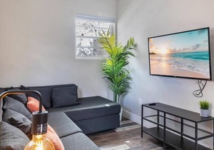 Peaceful Suite Close To The City & Beach/Flat 5