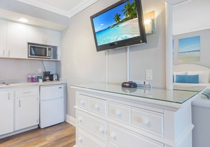 Pelican Pointe 311:Walk to Beach~Pool~Free Parking
