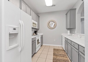 Penthouse Condo w/Stunning View of Clubhouse and Lake Cay!