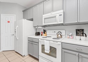 Penthouse Condo w/Stunning View of Clubhouse and Lake Cay!