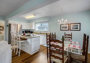 Pet Friendly | Renovated Forest Ridge Villa | 5-7 Minute Walk to the Beach | Community Pool & Tennis