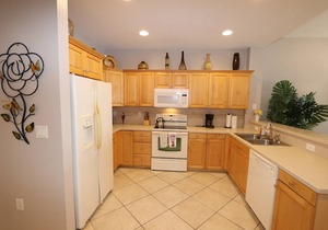 Pet Friendly! Waterfront, Pool, Hot Tub, Free Parking & Free Activities! ~ 403 Harborview Grande