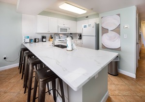 PI 504: Seabreeze Heights - This Is The Condo For Your Getaway!