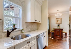 Pink House | Modern 3bd/3ba | Private Parking & Porch