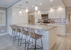 Pool, Bay and Gulf Views And Walk to the Beach From Our Second Floor Moorings Co