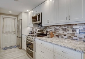 Pool, Bay and Gulf Views And Walk to the Beach From Our Second Floor Moorings Co