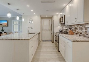 Pool, Bay and Gulf Views And Walk to the Beach From Our Second Floor Moorings Co