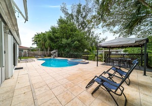 Pool House on the Water 2