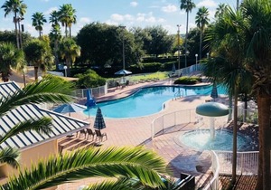 POOL OPEN! LOVELY KING UNIT FOR 4 GUESTS! BREAKFAST, SHUTTLE