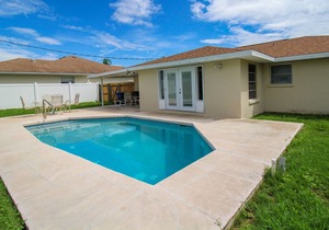 Pool, Venice, Pop's Place