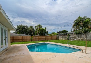 Pool, Venice, Pop's Place