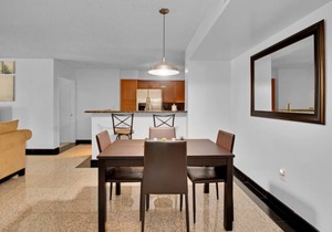 Pool View! 2/2 Condo | Yacht Club at Aventura