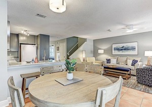 Poolside Retreat: Close to Beach, Gated Complex