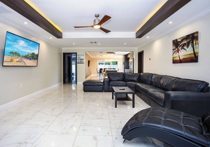 Premium Luxury 4BR/4BA Villa Heated Pool near Hollywood Beach