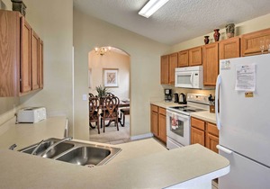 Private Resort Villa w/Pool - Close to Disney!