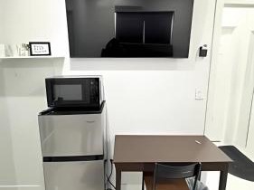 Private Rooms close to Miami Airport - Free parking - 01