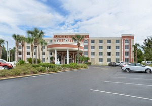 Quality Inn & Suites Near the Theme Parks