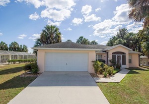 Relax and Enjoy the Sunny Florida in Villa Valk by RedAwning