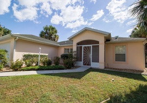 Relax and Enjoy the Sunny Florida in Villa Valk by RedAwning