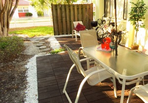 Relax in comfort at Sea Winds! Great 1 bedroom unit. Only a short walk to the beach! 2 WEEK MINIMUM