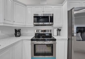 REMODELED 5BR HOLLYWOOD HOUSE W/PRIVATE HEATED POOL & GAME ROOM, NEAR BEACH
