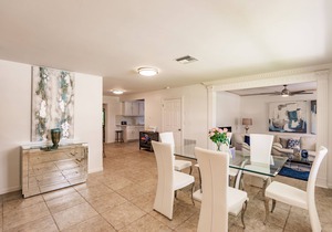 REMODELED BEACH HOME IN NAPLES! 1 1/2 MILES TO VANDERBILT BEACH WITH POOL/SPA