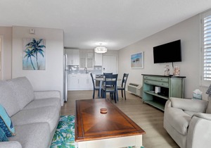 Remodeled! Cozy & Charming Studio Condo! Walk to Beach! Pickleball, Beach Gear, Parking & WiFi!