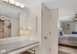 Renovated 3rd-floor oceanfront condo with balcony & pool