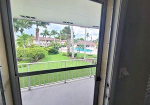 Renovated and Ready.Studio Condo in lovely Island Resort Complex.Close to