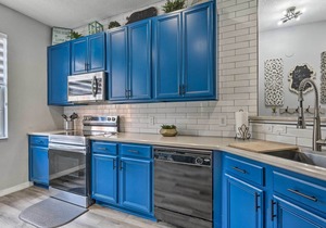 Renovated Kissimmee Townhome: 5 Mi to Disney!