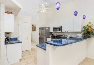 Restful Retreat - Lake views, Spectacular Sunsets, Kayaks - Villa Sundown- Roelens Vacations