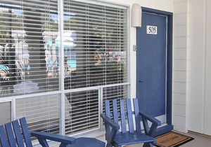 Romantic Centrally Located Suite Steps from Beach Club, Sandbar, & Tennis