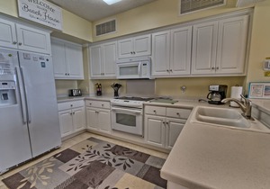 Roomy Condo with Pool and Beach Access - Unit 0502 by RedAwning