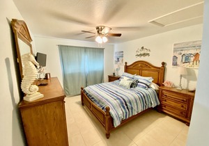 Sand Reef Holiday #5 - 300 yards from the beach!
