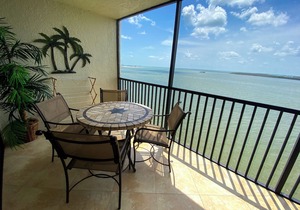 Sanibel Harbour Resort Harbour Tower 716: Private beach, heated pool, and grill