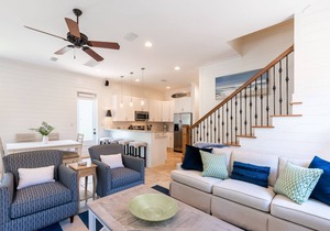 Screened Porch ~ Bunk Room ~ 6-Seat Golf Cart ~ Bayside Gated Resort