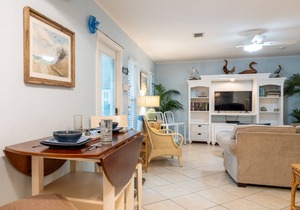Sea Pirate 3 Attractive 2/1 Condo With Pool Just Steps To Beach