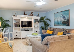 Sea Pirate 3 Attractive 2/1 Condo With Pool Just Steps To Beach
