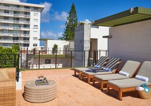Seaside Fun! 3 Accommodations, Pool Onsite, Near South Pointe Park Beach