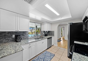 Seaside Villa Cape Landing 3 Bedroom, 2 with Smart TV and King Size Bed