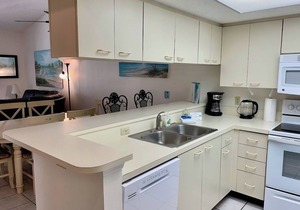 Shorewalk BK condo 2 Bedroom/2 Bath-near Beaches, IMG, Pool, Tennis, Pickleball