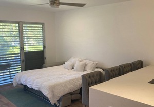 SLEEK AND TRENDY - Efficiency Condo in Popular Marco Island Complex