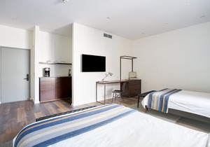 Sonder | The Queen | Gorgeous Room