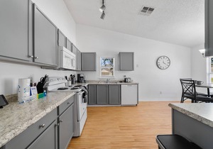 Sophisticated Sanctuary – South-Facing Pool - 10 Minutes to Disney