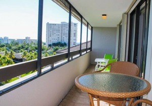 South Seas East C-710- Newly renovated top-floor condo with unobstructed views of the bay.