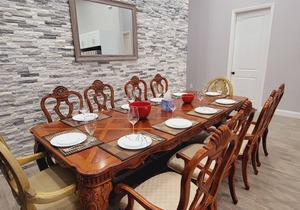 Spacious 6bdr/5bath Vacation Home 1 mi to beach