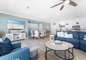 Spacious Beachfront 3 Bedroom!