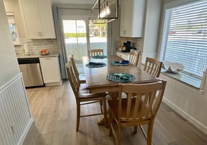 Spacious Family Getaway ~ Beach Service Included ~ Gated Beach Access