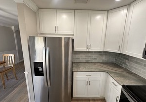 Spacious Family Getaway ~ Beach Service Included ~ Gated Beach Access