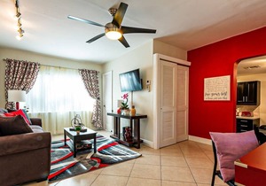 Spacious House with Patio & Grill